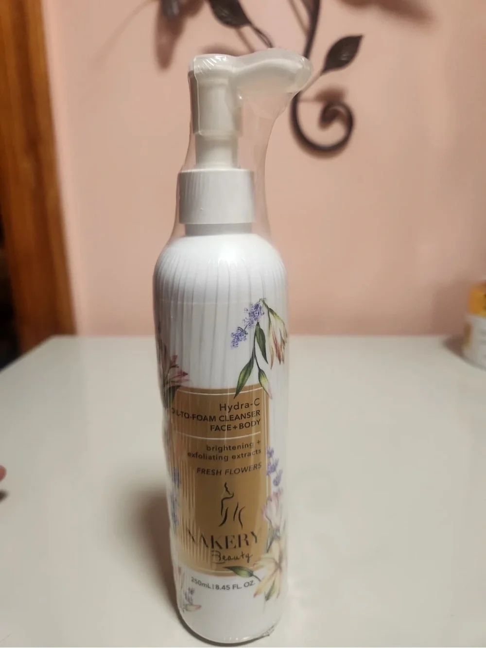Nakery Beauty Hydra-C Oil-to-Foam Cleanser – White with Gold Floral Label